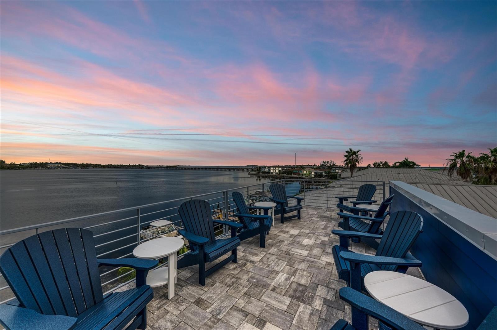 BAY MANOR - Residential