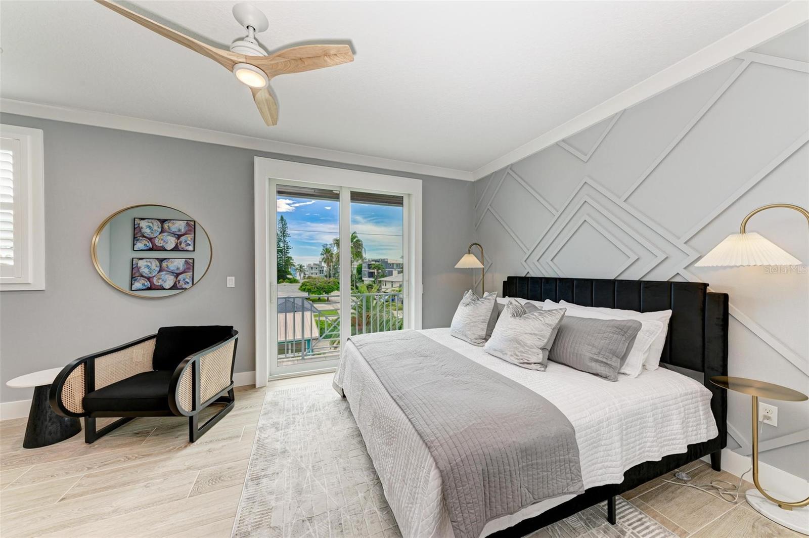 BAY MANOR - Residential