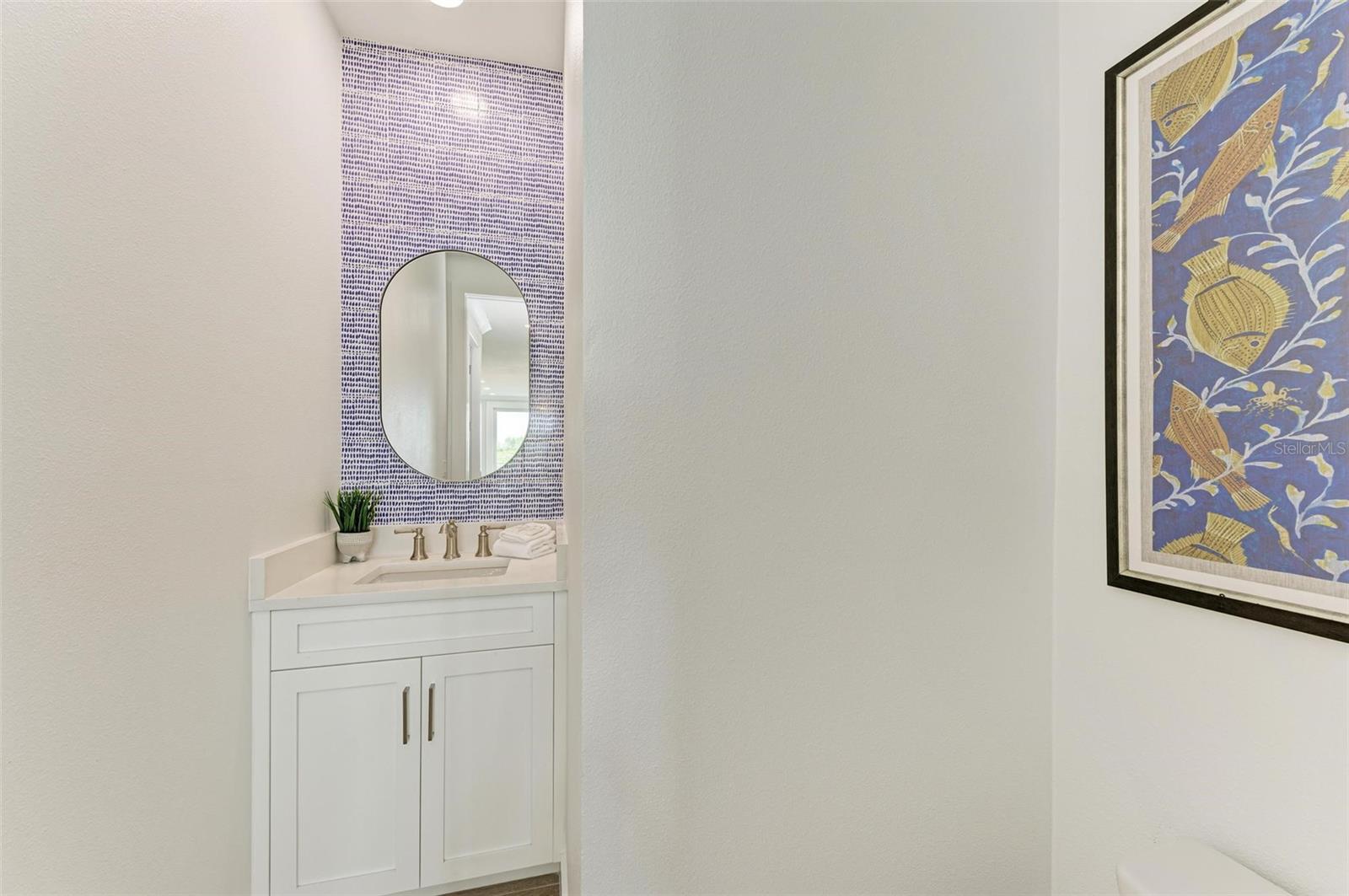 BAY MANOR - Residential