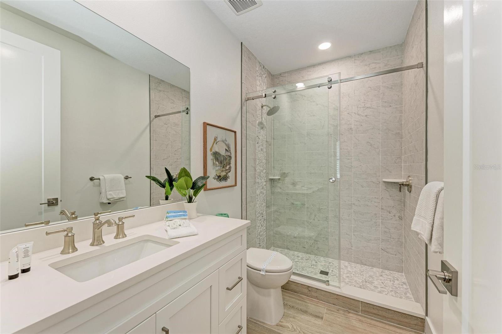 BAY MANOR - Residential