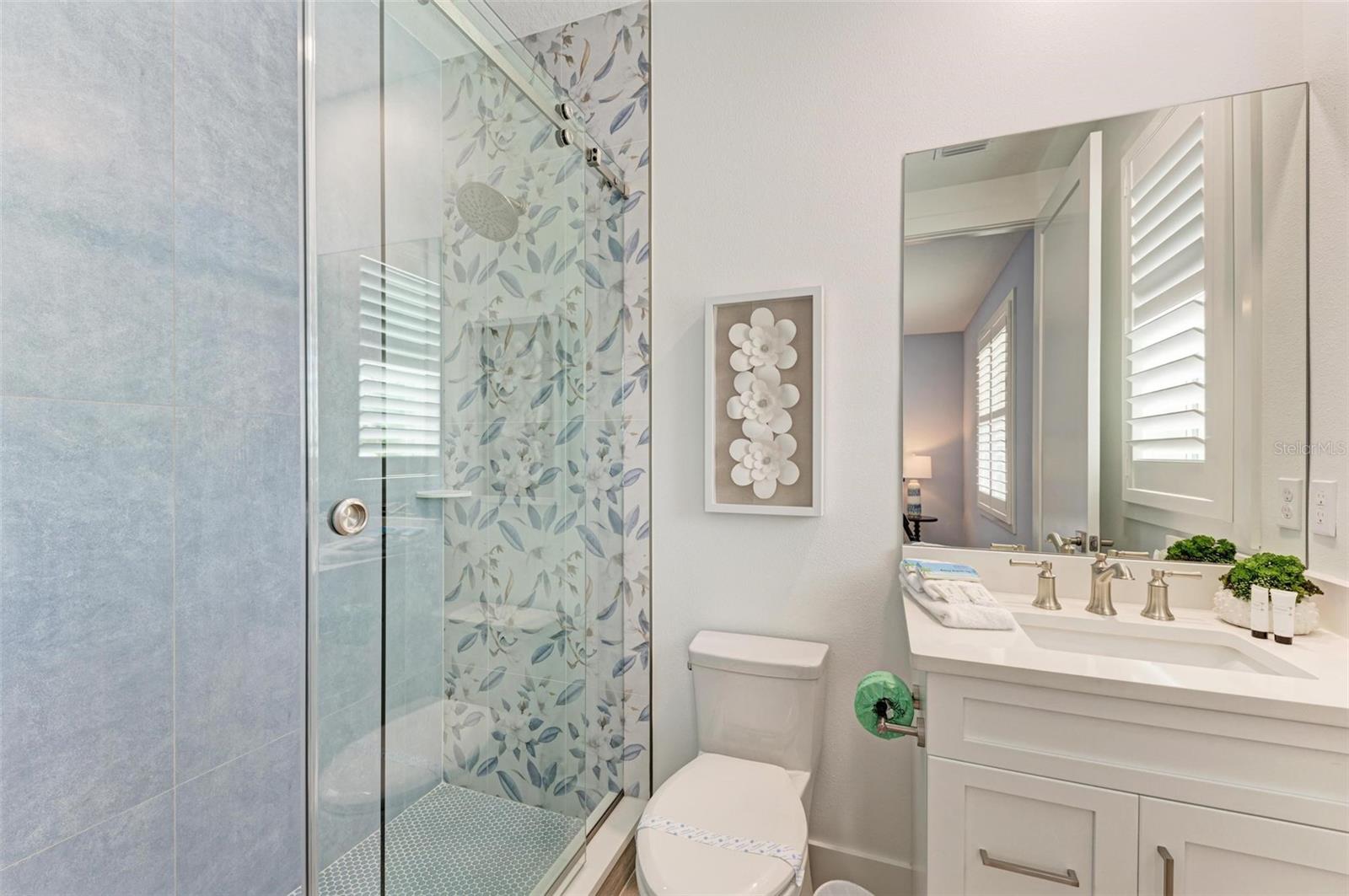 BAY MANOR - Residential