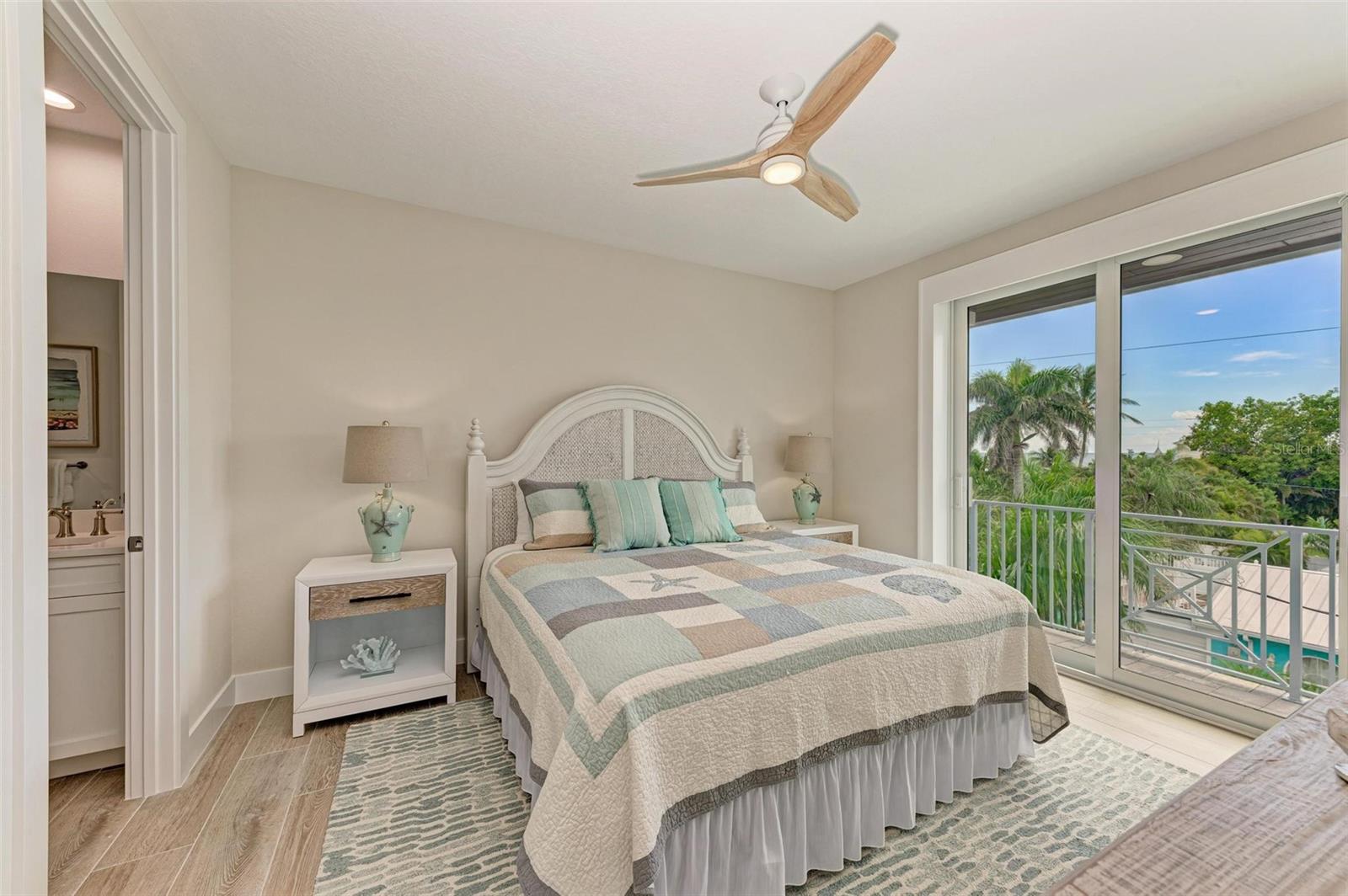 BAY MANOR - Residential