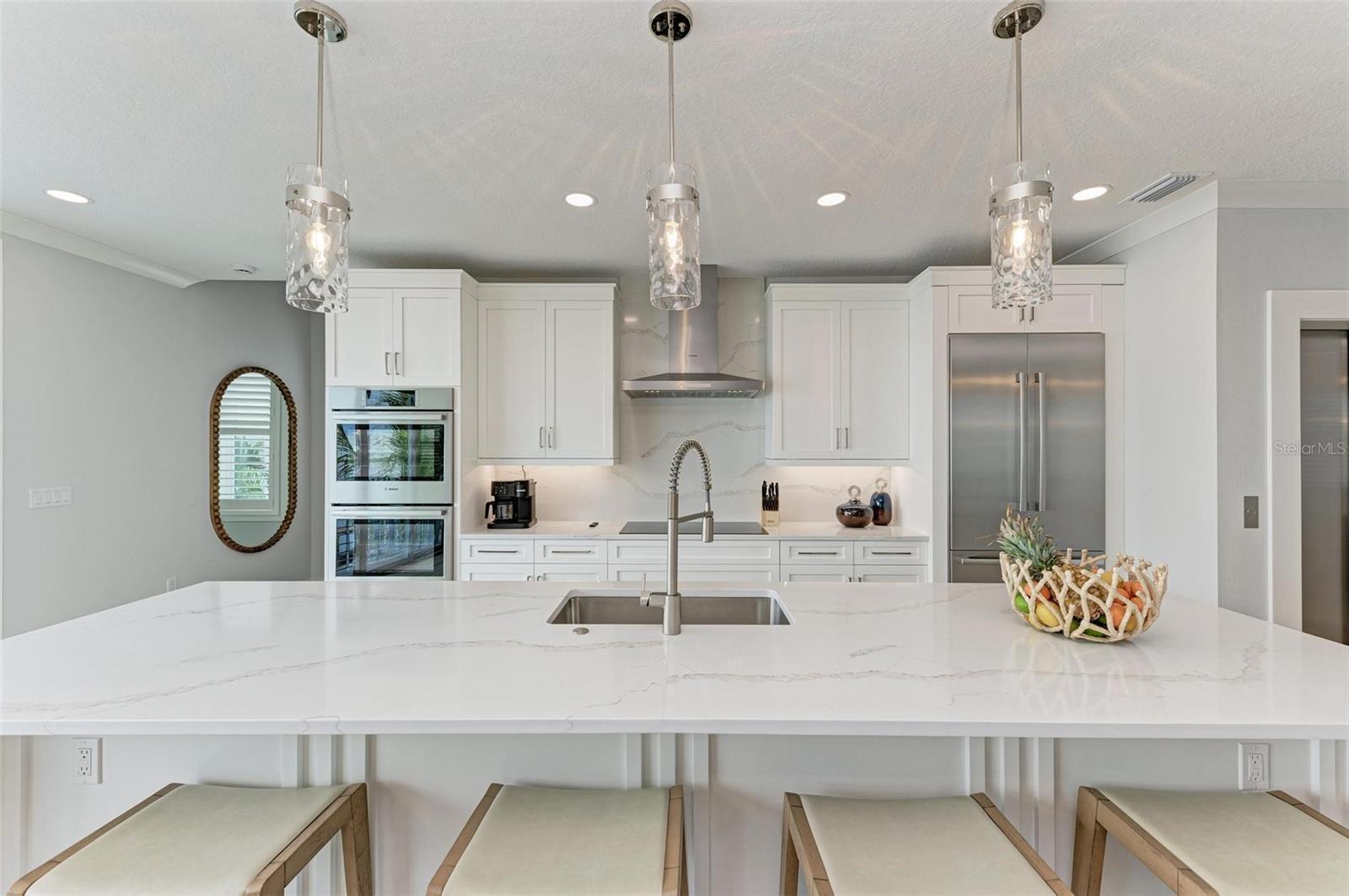 BAY MANOR - Residential