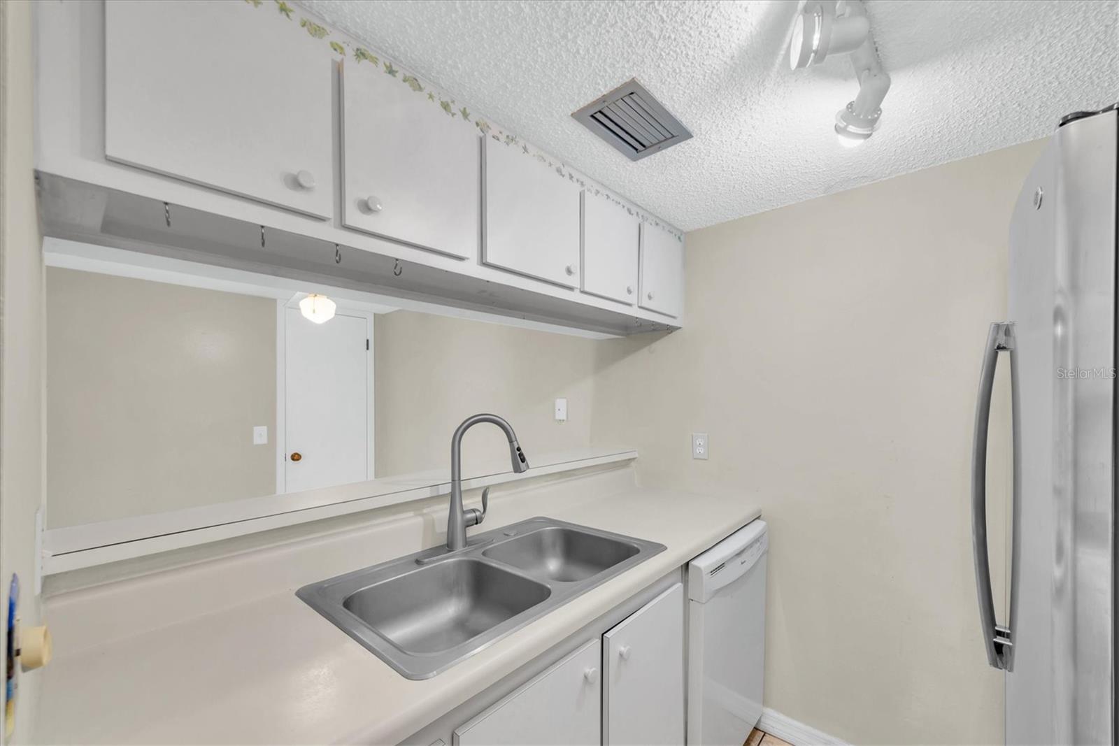 MADEIRA BEACH YACHT CLUB CONDO - Residential