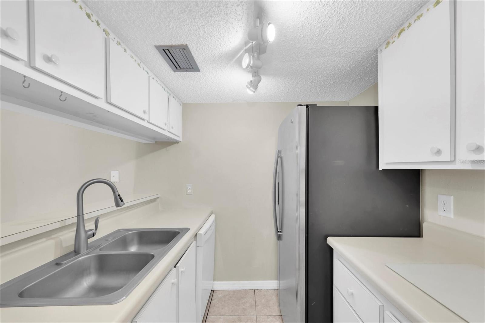 MADEIRA BEACH YACHT CLUB CONDO - Residential