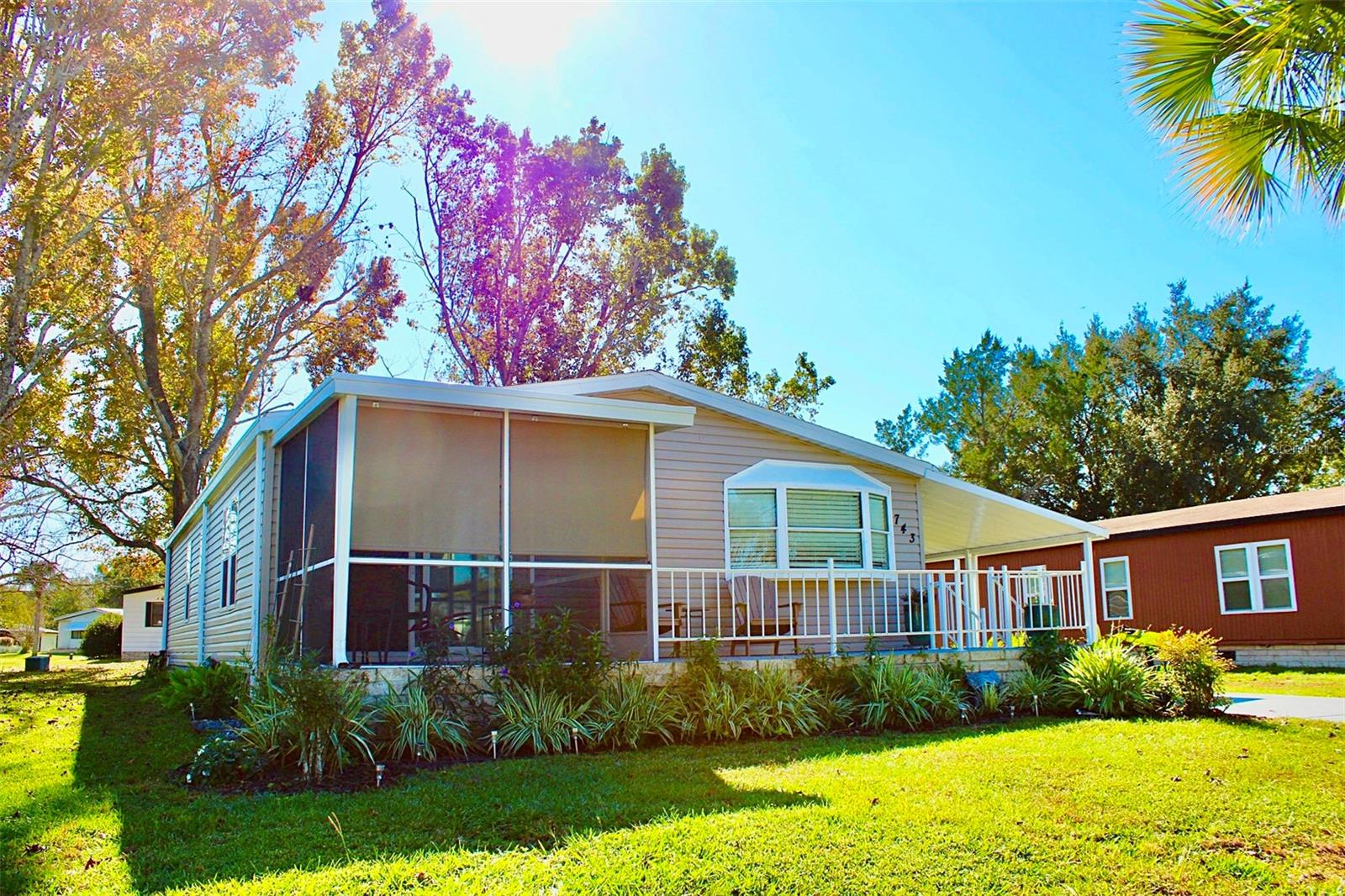 743 E PALM VALLEY