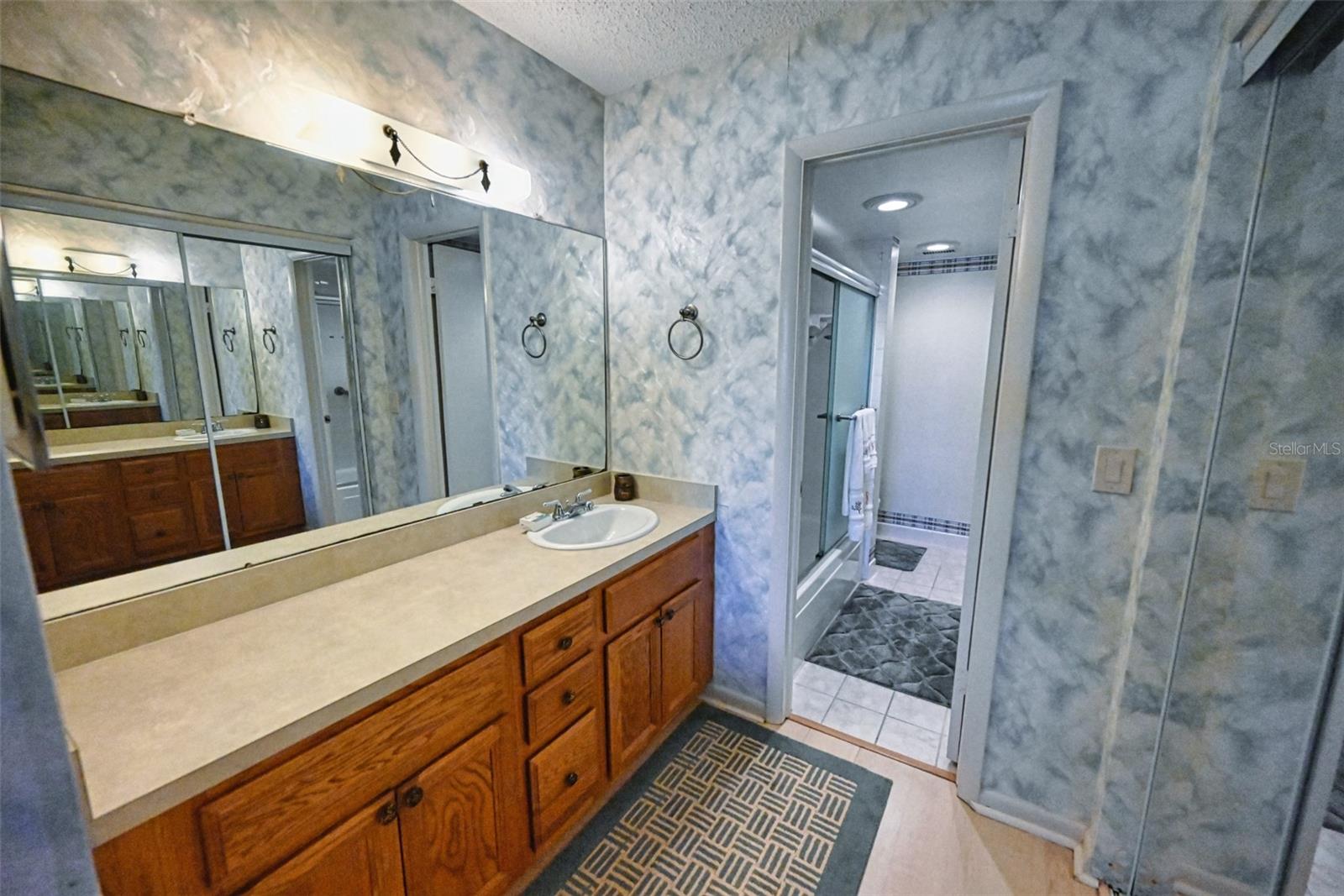 CORDOVA GREENS CONDO - Residential