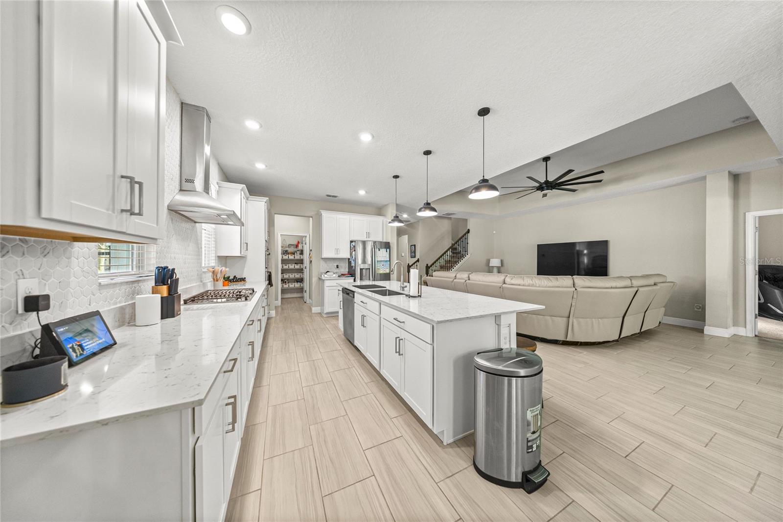 BELLECHASE VILLAS - Residential