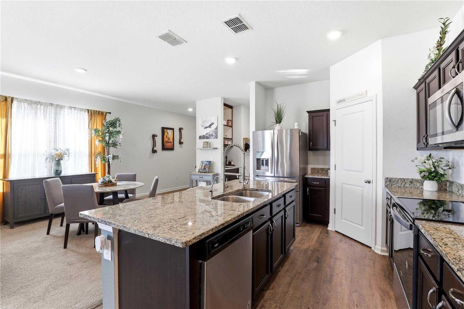 FERNANDA PLACE PH 1 - Residential