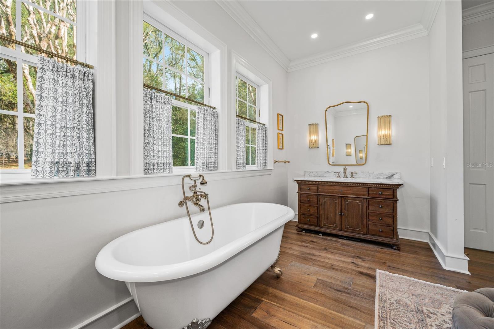 TOMOCA HILLS - Residential