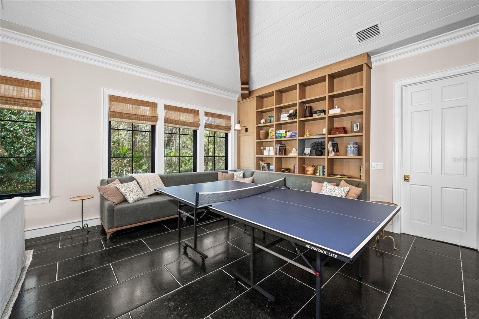 TOMOCA HILLS - Residential