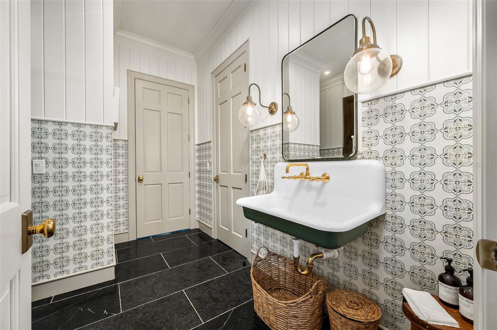 TOMOCA HILLS - Residential