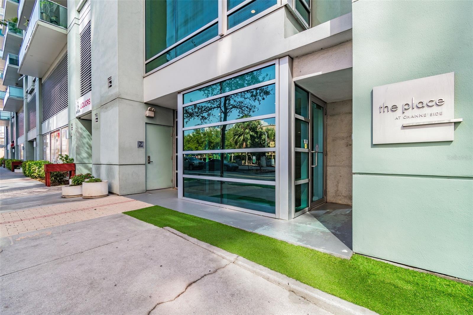 THE PLACE AT CHANNELSIDE A CON - Residential
