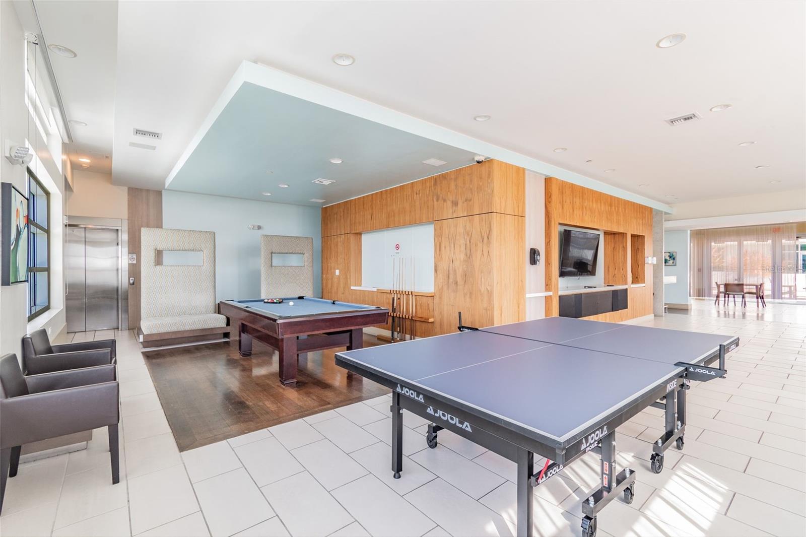 THE PLACE AT CHANNELSIDE A CON - Residential