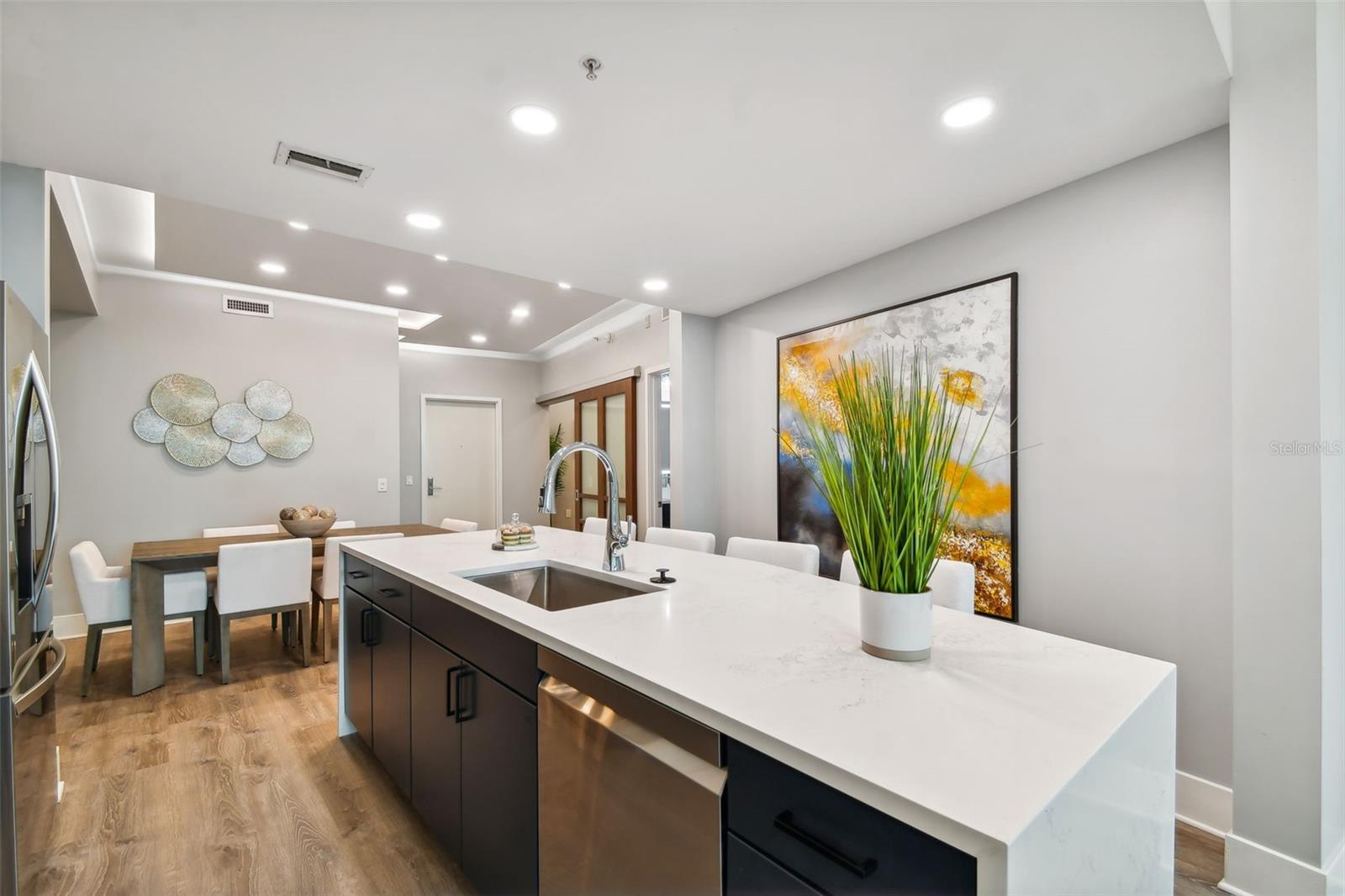 THE PLACE AT CHANNELSIDE A CON - Residential