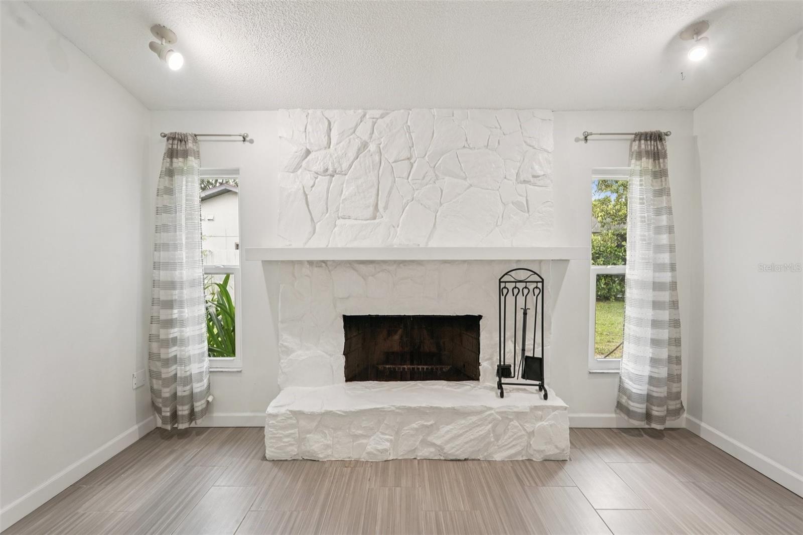 CENTER GATE ESTATES PH 01B - Residential