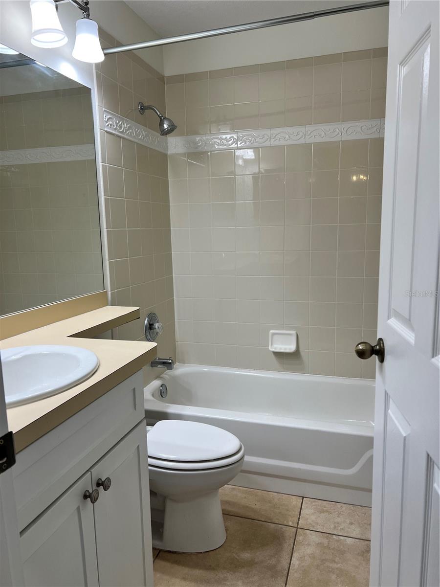 PINESTONE AT PALMER RANCH - Residential Lease