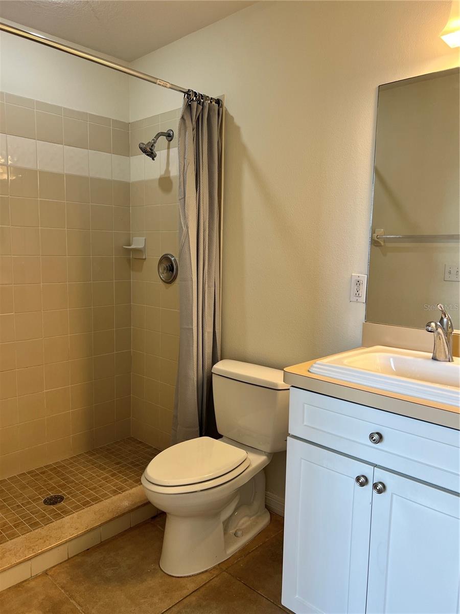 PINESTONE AT PALMER RANCH - Residential Lease