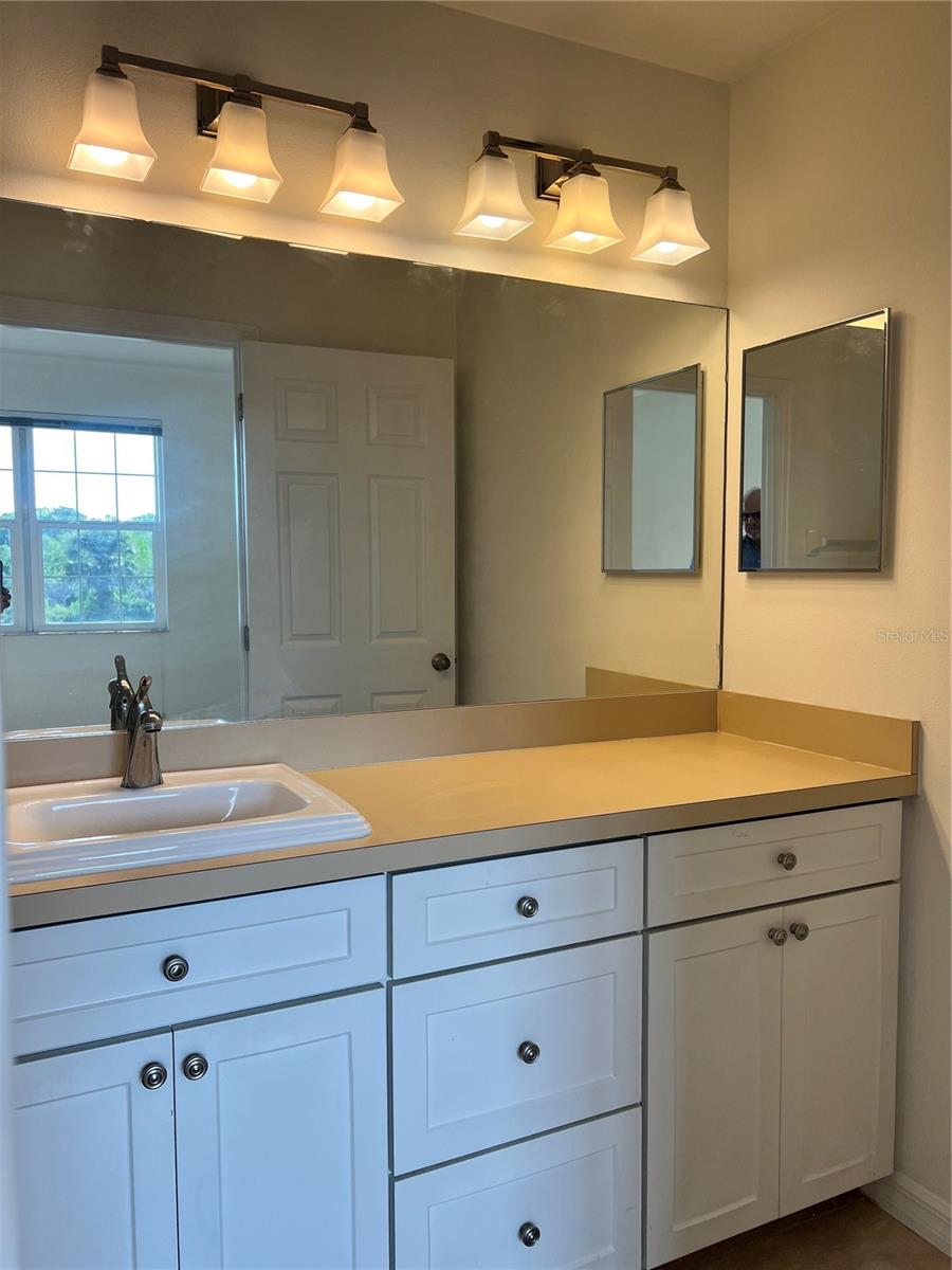 PINESTONE AT PALMER RANCH - Residential Lease