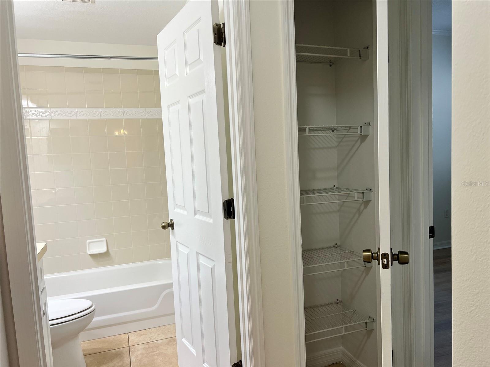 PINESTONE AT PALMER RANCH - Residential Lease
