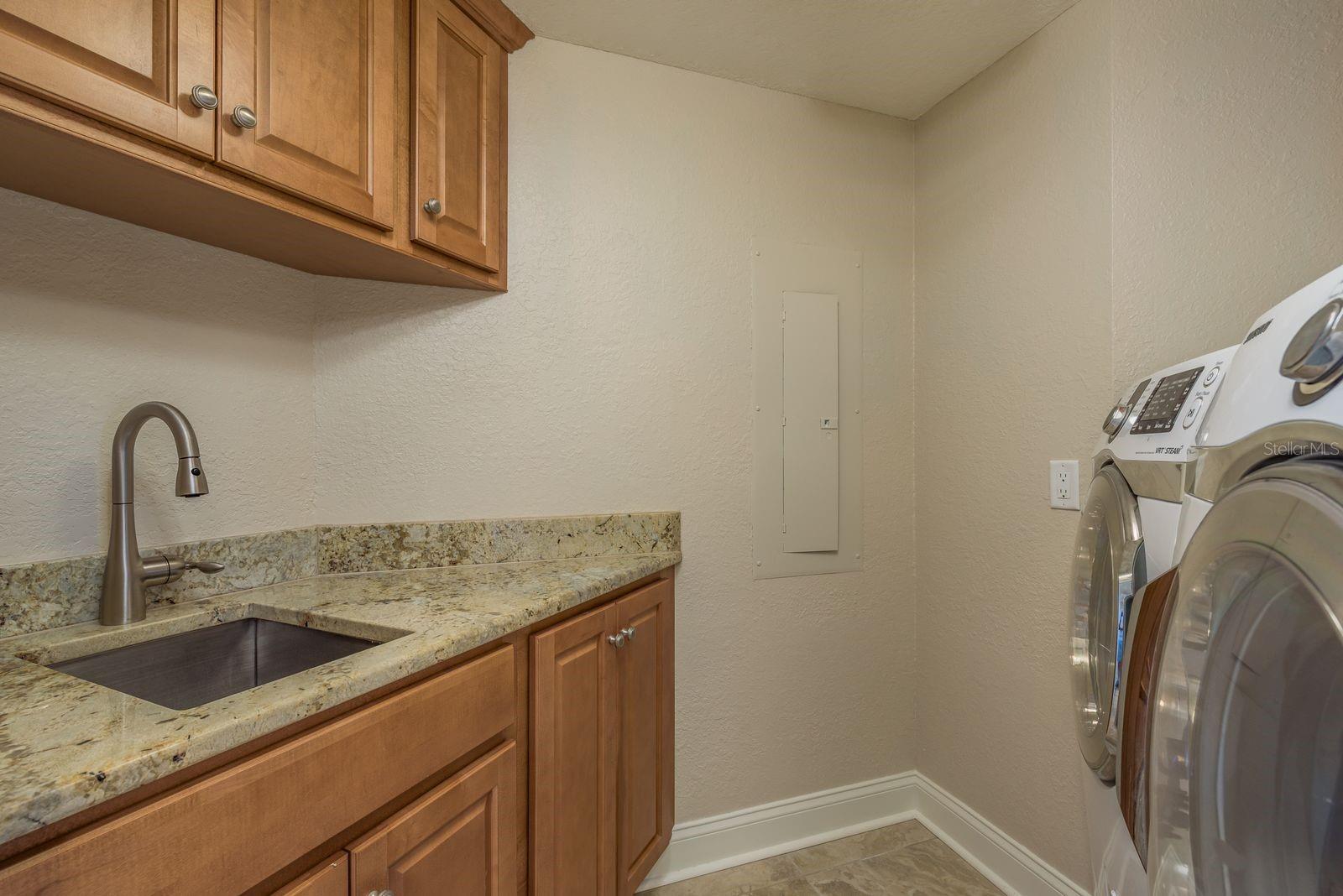 GRANDE ON SAND KEY CONDO PHASE II UNIT 402 GAR 21 - Residential