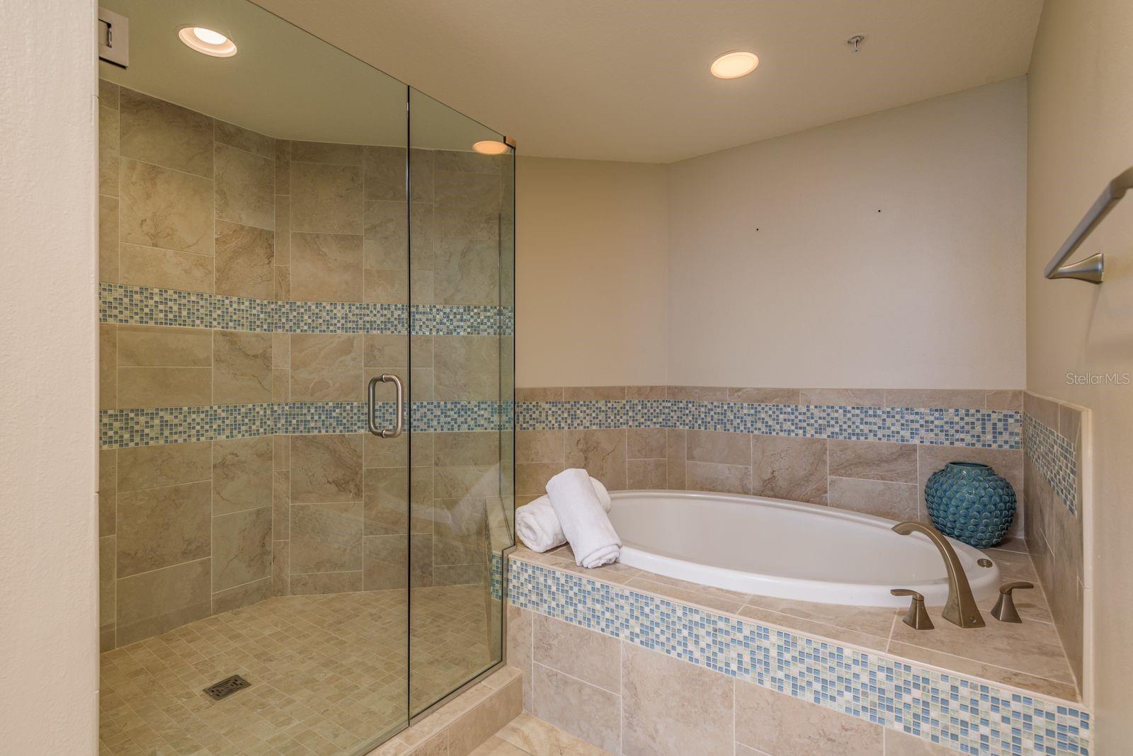 GRANDE ON SAND KEY CONDO PHASE II UNIT 402 GAR 21 - Residential