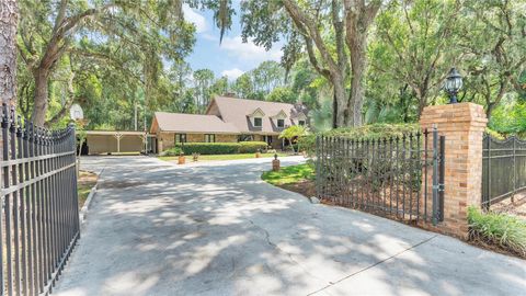 A home in LAKELAND