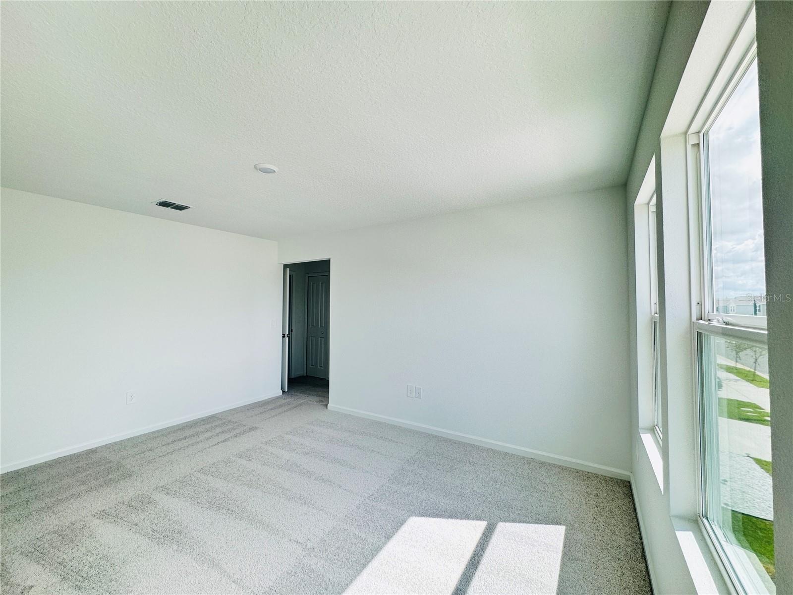HUNT CLUB AT LAKE WALES PHASE 1 - Residential Lease