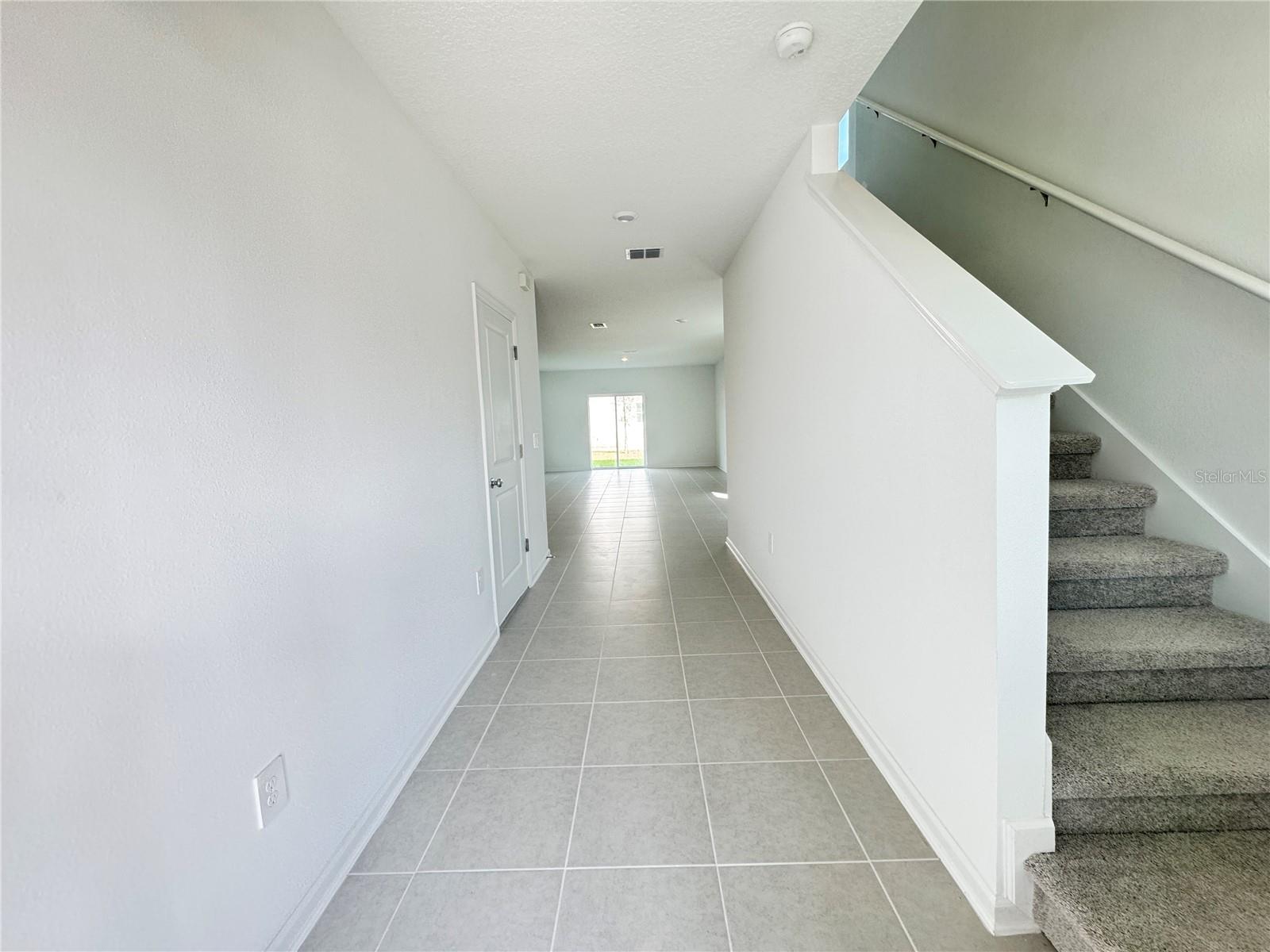 HUNT CLUB AT LAKE WALES PHASE 1 - Residential Lease