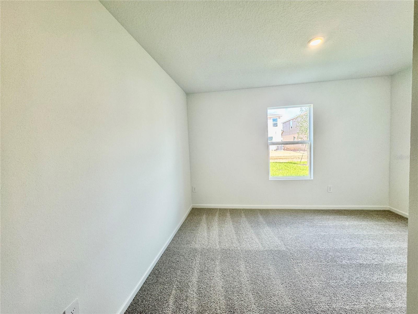 HUNT CLUB AT LAKE WALES PHASE 1 - Residential Lease