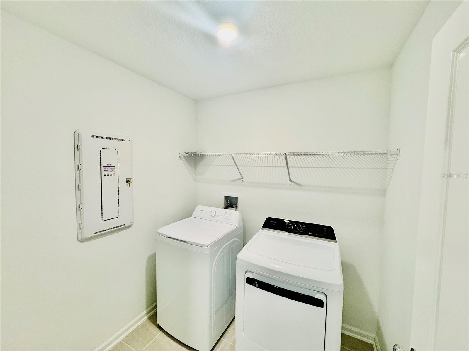 HUNT CLUB AT LAKE WALES PHASE 1 - Residential Lease