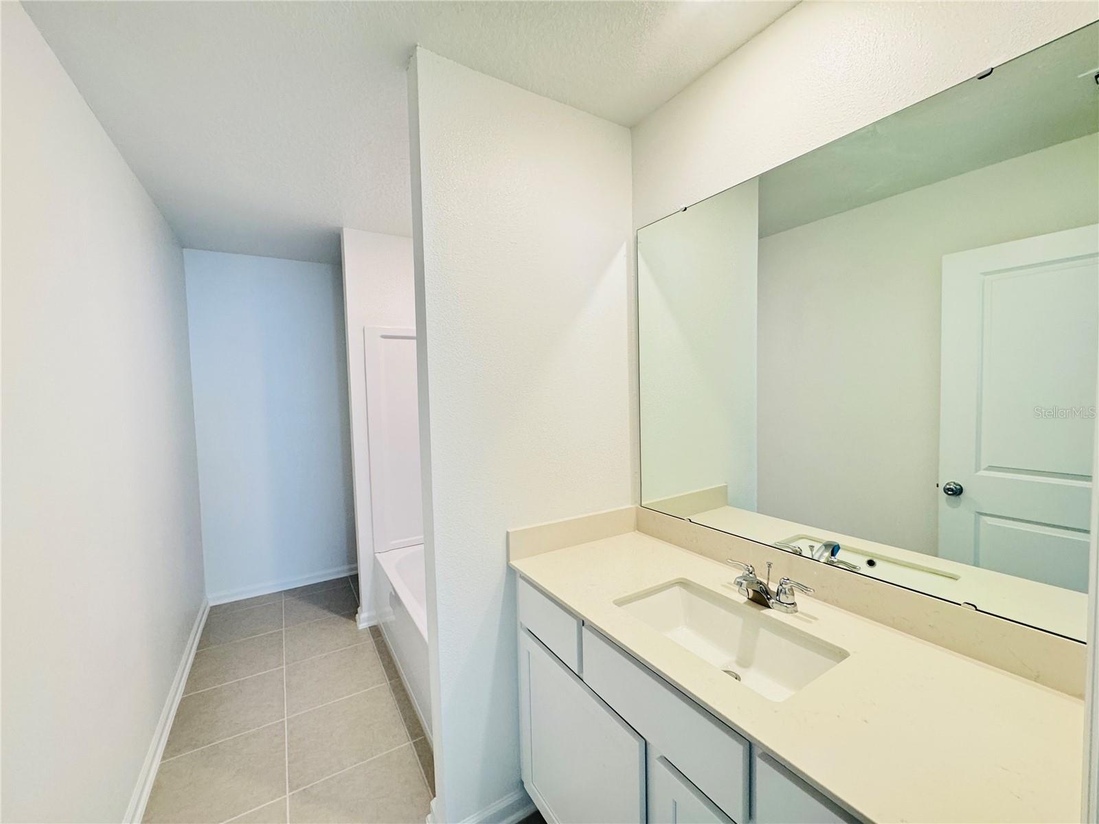 HUNT CLUB AT LAKE WALES PHASE 1 - Residential Lease