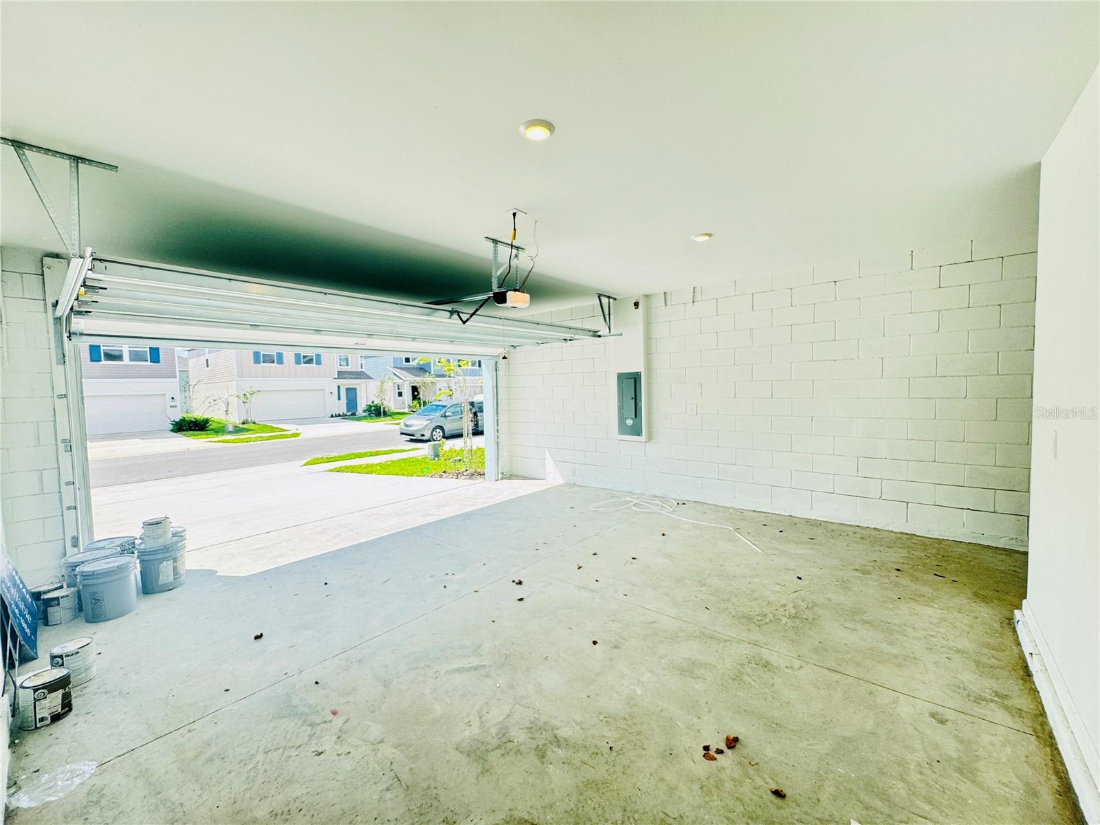 HUNT CLUB AT LAKE WALES PHASE 1 - Residential Lease