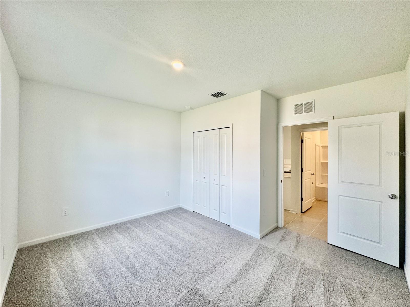 HUNT CLUB AT LAKE WALES PHASE 1 - Residential Lease