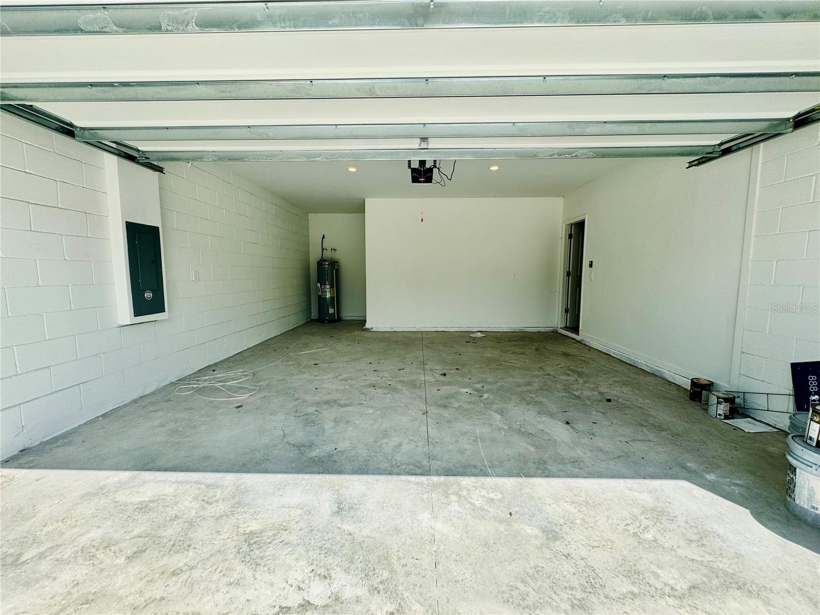 HUNT CLUB AT LAKE WALES PHASE 1 - Residential Lease
