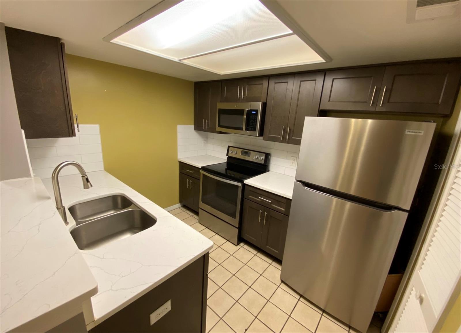 ROCKWOOD VILLAS - Residential Lease