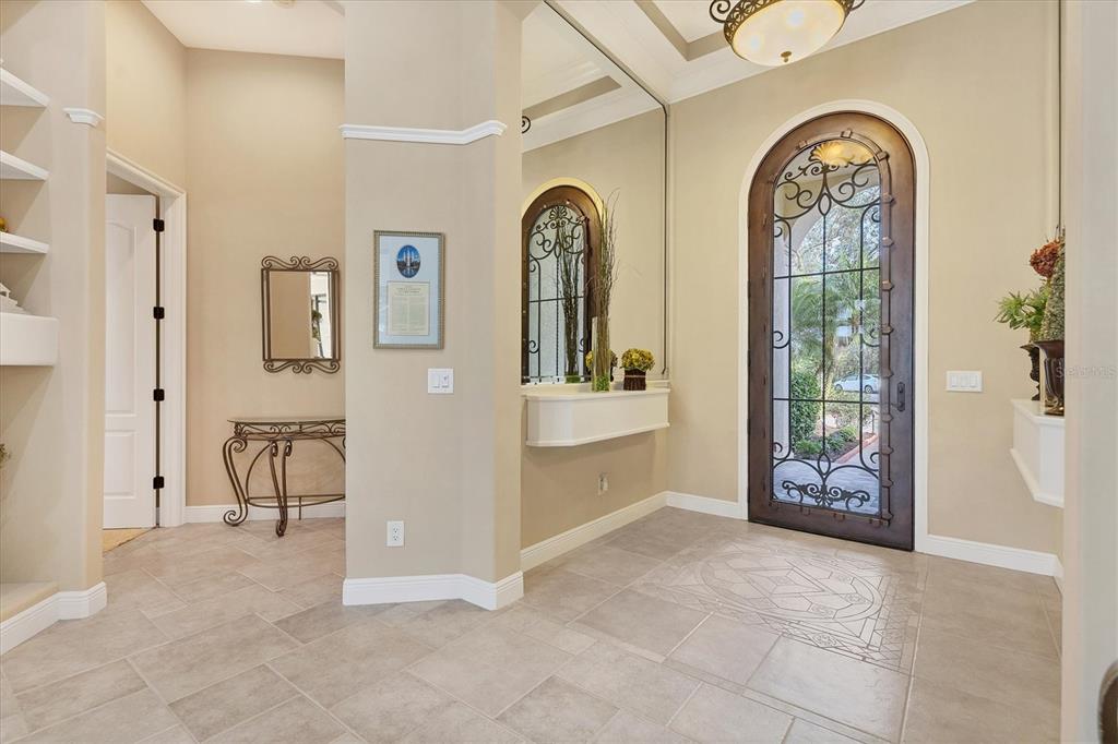 FOUNDERS CLUB - Residential