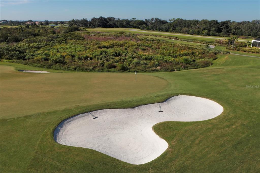 FOUNDERS CLUB - Residential