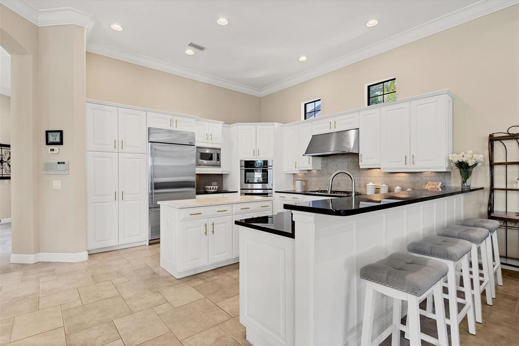 FOUNDERS CLUB - Residential