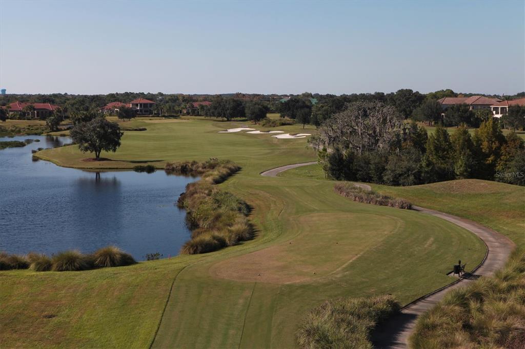 FOUNDERS CLUB - Residential