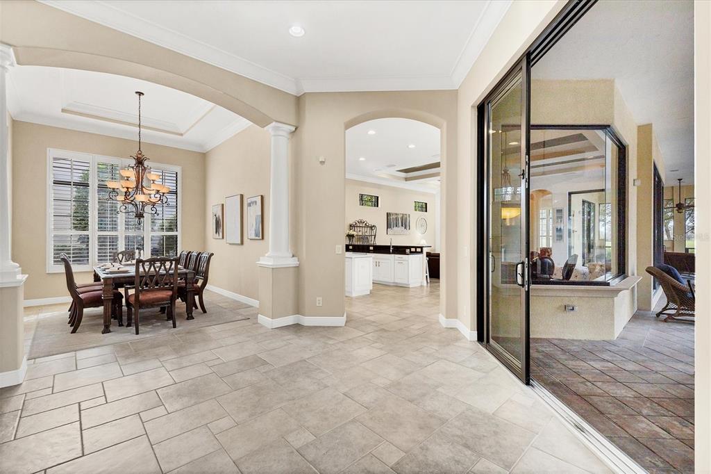 FOUNDERS CLUB - Residential