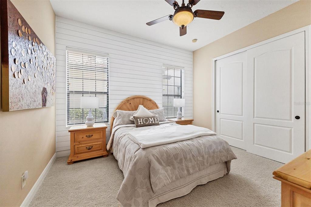 FOUNDERS CLUB - Residential