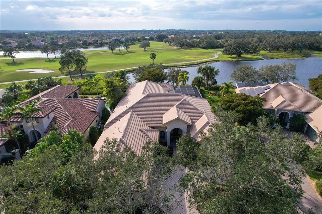 FOUNDERS CLUB - Residential