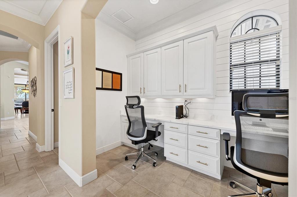 FOUNDERS CLUB - Residential