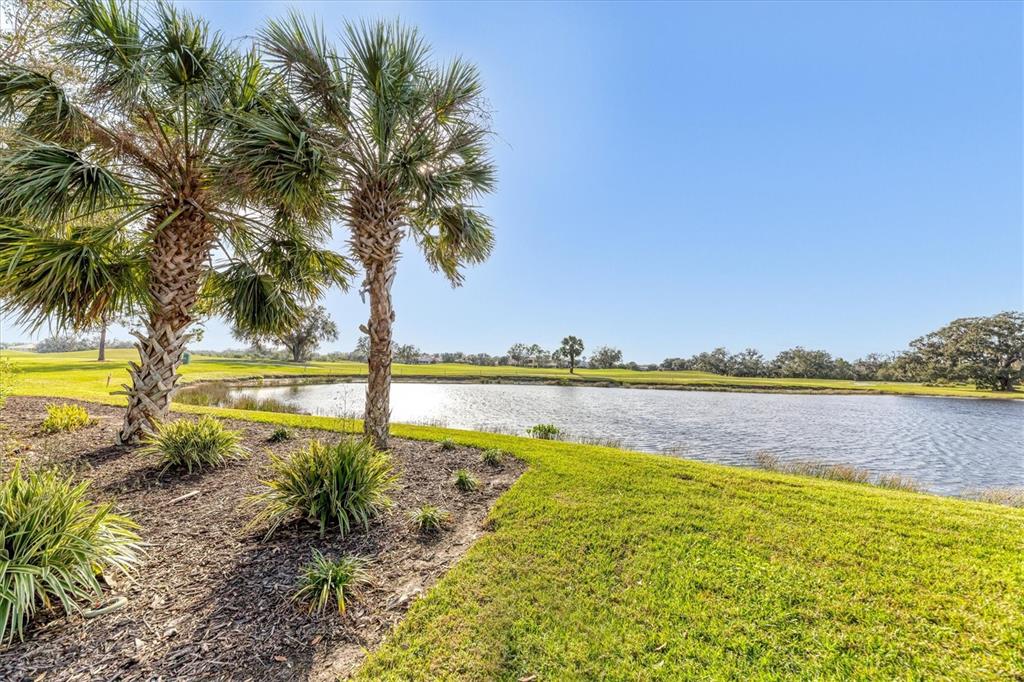 FOUNDERS CLUB - Residential