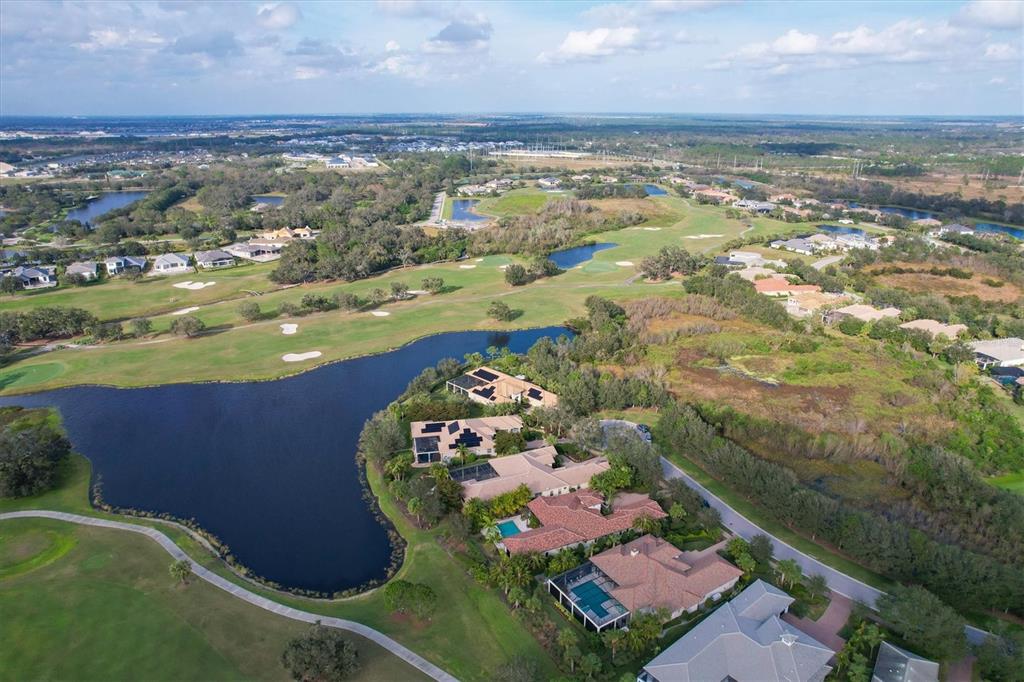 FOUNDERS CLUB - Residential