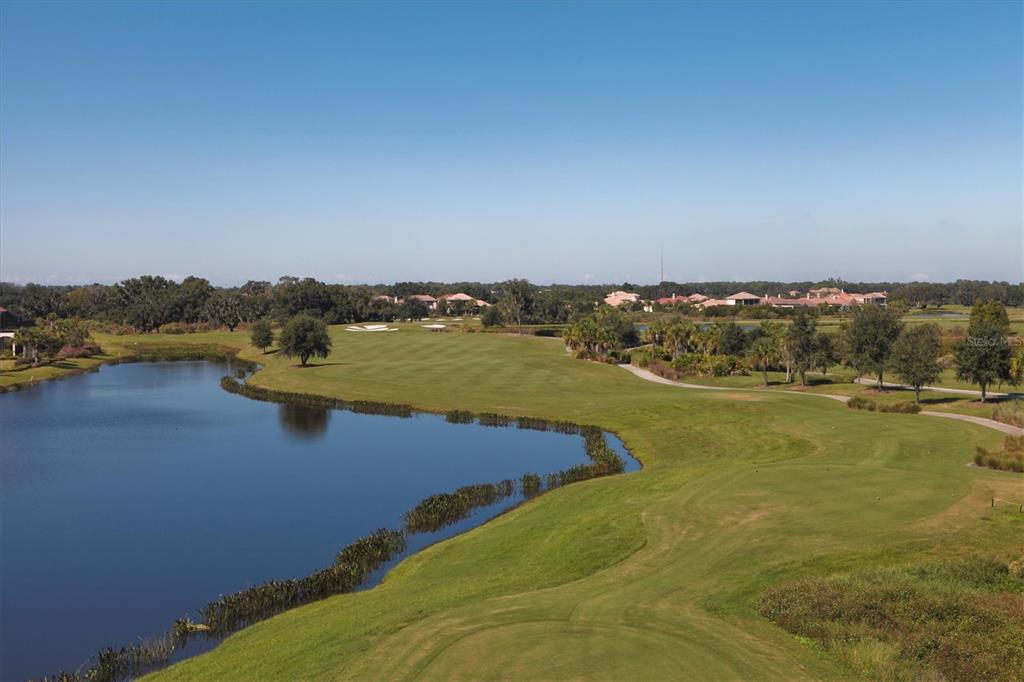 FOUNDERS CLUB - Residential