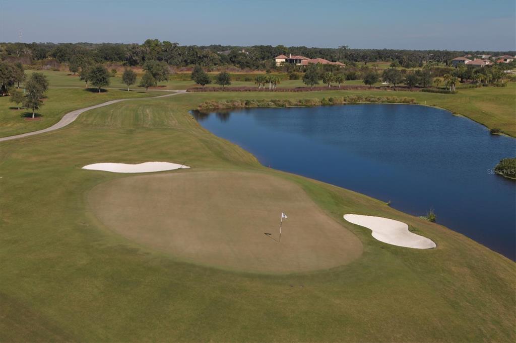 FOUNDERS CLUB - Residential