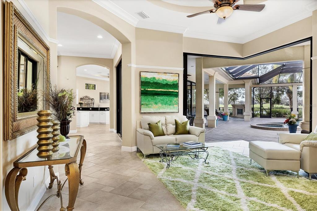 FOUNDERS CLUB - Residential