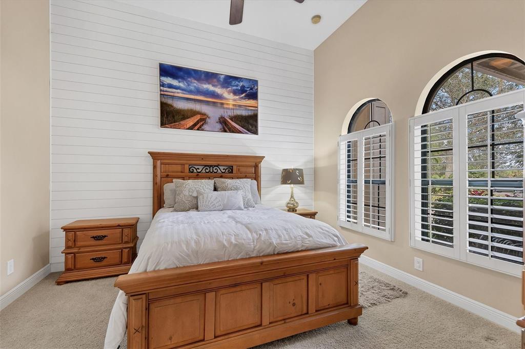 FOUNDERS CLUB - Residential